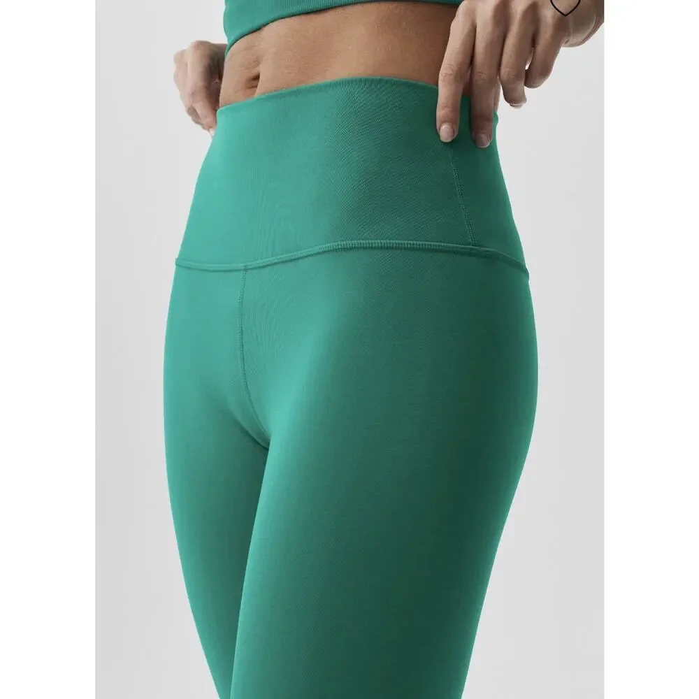 NWT Alo Yoga Airbrush High-Waist Capri 16